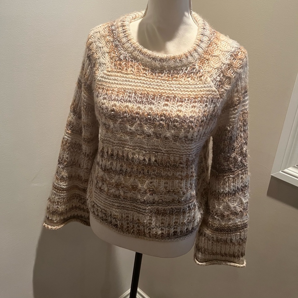 Universal threads sweater